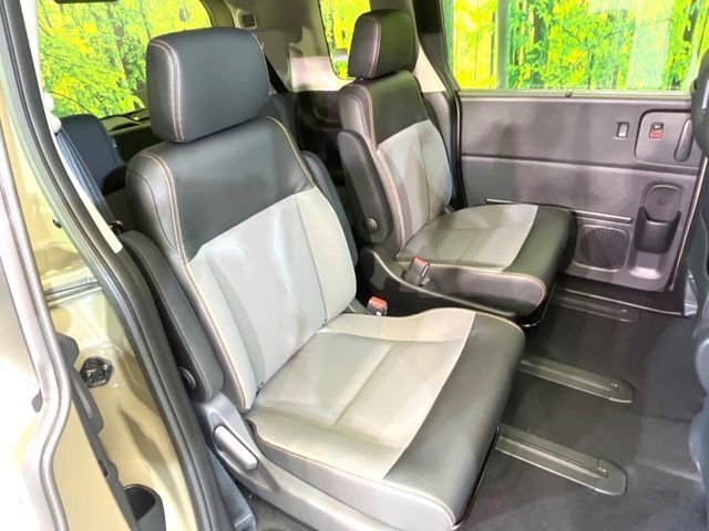 高品質なオリジナルフロアマットもオプションにてご用意しております。お好きなデザインやカラーをお車に合わせて選んでいただくことができます♪