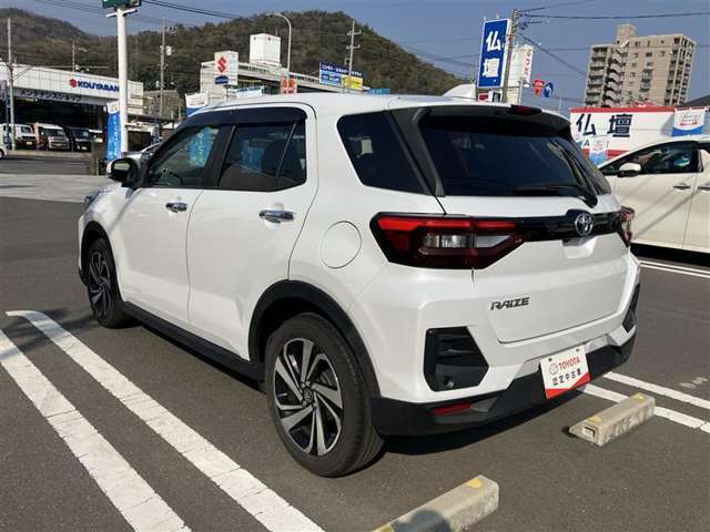 ゆとりある広々とした車内空間は、ドライブを始め買い物やレジャーなど、幅広く活躍します。一人でもみんなとでもお出かけを楽しみましょう！