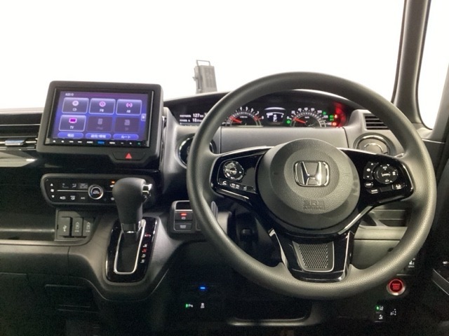 ホンダ純正メモリーナビ搭載ですので、遠距離へのお出かけもお任せ下さい。
