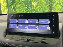 【純正ナビ】人気の純正ナビを装備しております。ナビの使いやすさはもちろん、オーディオ機能も充実！キャンプや旅行はもちろん、通勤や買い物など普段のドライブも楽しくなるはず♪