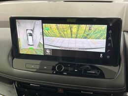 【アラウンドビューモニター】専用のカメラにより、上から見下ろしたような視点で360度クルマの周囲を確認することができます☆死角部分も確認しやすく、狭い場所での切り返しや駐車もスムーズに行えます。