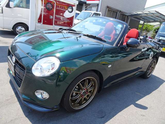 陽の光を浴び、風を感じ、香りにつつまれる爽快感が味わえるオープンスポーツカーです♪