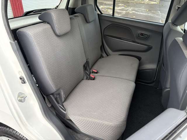 【後部座席】納車時には外装・内装清掃を行ってからご納車いたします。