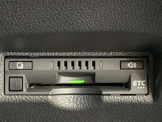 ETC車載器付きです。高速道路の料金所もスムーズに通過できます。