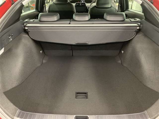 使い勝手が良く、実用性の高いラゲージスペース。