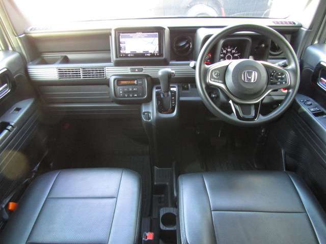 【車両画像撮影サービス】もう少し詳細な車両画像がほしい！ここが気になる！何枚でも写真をとって画像をお送りいたします！LINEでのお問合せもOK。お気軽に当社スタッフにご用命ください。