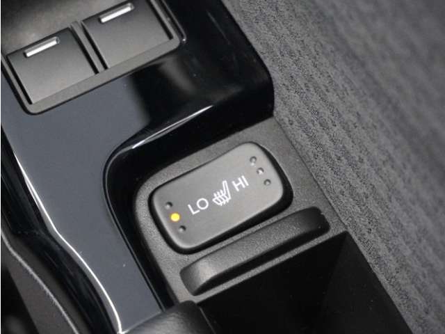 ◆シートヒーター装備◆　寒い季節にピッタリなのが、このシートヒーター！寒い季節もシートヒーターが体を温めてくれます。寒い季節もドライブが楽しくなります。