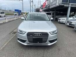 走行1500kmA4クワトロの入庫です。新車の香りが残っている大変希少なお車です♪4WDモデル、なかなか市場には出ませんのでご検討お早めに♪