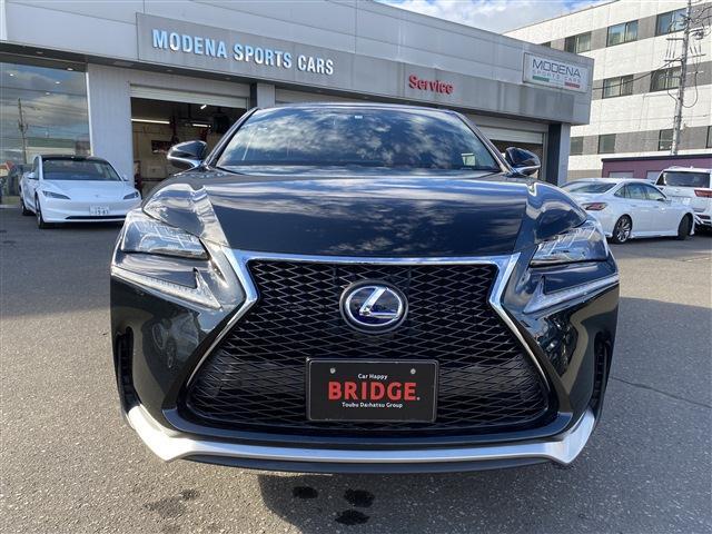 レクサス　NX　300h　Fスポーツ　4WD/シートヒーター＆ベンチレーション/赤黒コンビレザーメモリーパワーシート/パワーバックドア/ナビゲーション/バックモニター/ハンドルヒーター/サイドカメラ