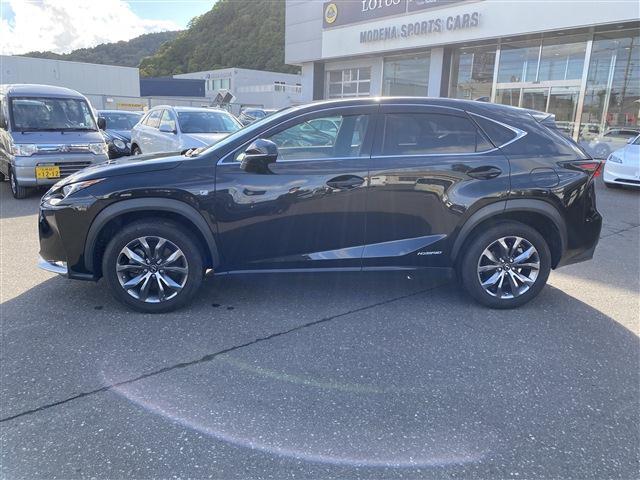 レクサス　NX　300h　Fスポーツ　4WD/シートヒーター＆ベンチレーション/赤黒コンビレザーメモリーパワーシート/パワーバックドア/ナビゲーション/バックモニター/ハンドルヒーター/サイドカメラ