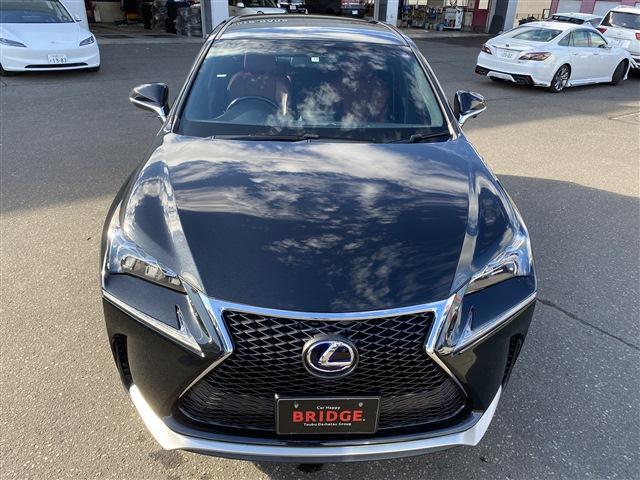 レクサス　NX　300h　Fスポーツ　4WD/シートヒーター＆ベンチレーション/赤黒コンビレザーメモリーパワーシート/パワーバックドア/ナビゲーション/バックモニター/ハンドルヒーター/サイドカメラ