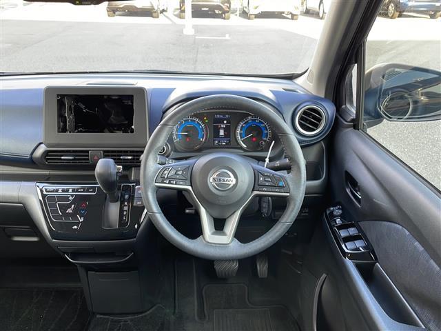 【　オ【インパネ全体】全方位で視界が広く、高い目線で運転もしやすいです！ートエアコン　】車内温度を感知して自動で温度調整をしてくれるのでいつでも快適な車内空間を創り上げます！