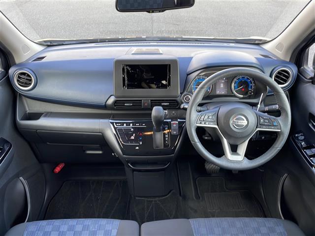 【　オ【インパネ全体】全方位で視界が広く、高い目線で運転もしやすいです！ートエアコン　】車内温度を感知して自動で温度調整をしてくれるのでいつでも快適な車内空間を創り上げます！