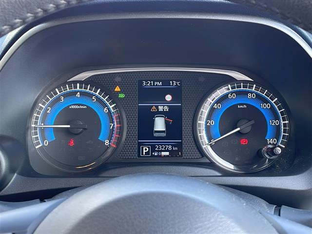 【　メーター　】メーターまわりも鮮やかに照らし出され、デザイン、安全性ともにバッチリですね♪