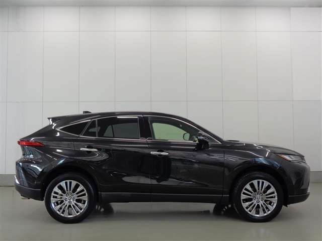 【安心と信頼】をお届けするため、国家資格を持った整備士が責任をもって丁寧に整備しております。TOYOTA認定中古車として自信を持ってお勧めしている車輌になります。