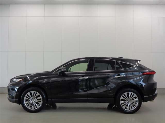 中古車は全く同じというものがなく、1台1台全てコンディションが異なります。同じようなお車でも、整備状況、外内装の状態など様々です。当店では入庫した車輌をコンディションに合わせて徹底的に仕上げています。