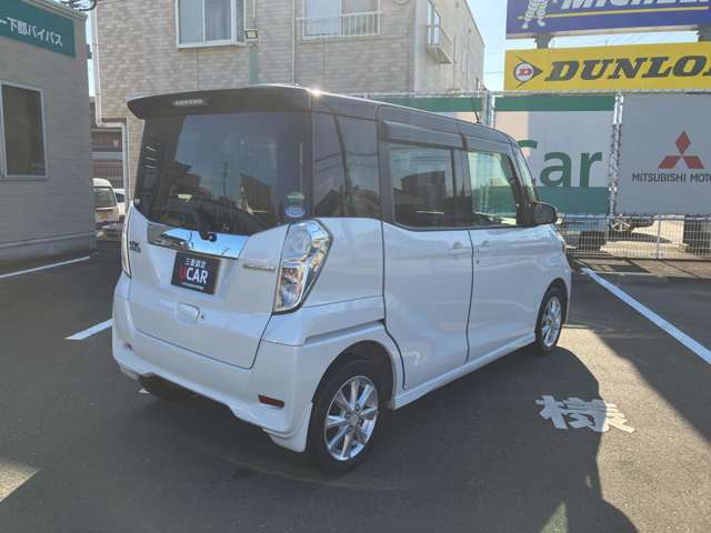 右斜後画像です。