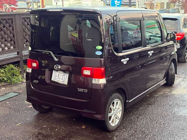 キーレス＆スマートキーも付いており、鍵を挿さなくてもドア鍵の開閉やエンジンスタートが可能です♪走行安定性も◎です♪