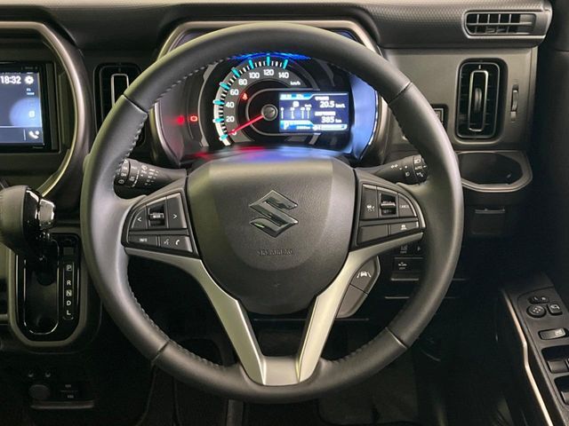 【純正革巻きステアリング】上質な革を使用することで、手にしっかり馴染みとても運転しやすいハンドルです♪