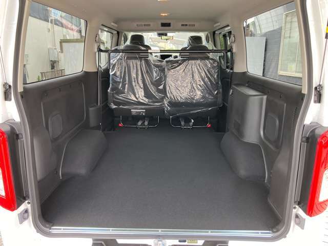 トランクもこの広さ　色々なお荷物を車載する事が出来ます！