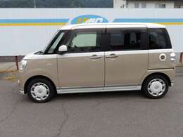 タイヤ4本新品付です。