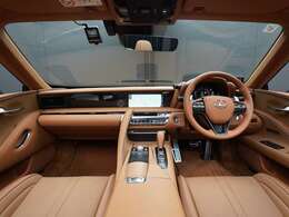 ★1オーナー＆禁煙車両★オーカーインテリア♪室内の匂いや汚れも御座いません♪今回のお車、状態の良さには、自信が御座います♪ご納車時には高温スチームを利用し、徹底的にクリーニング致します！