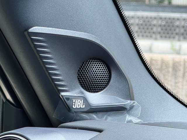 JBLサウンドは、高品質な音響技術でクリアで迫力あるサウンドを実現するカーオーディオシステム☆彡専用にチューニングされたスピーカ-が車内の音響特性に合わせて配置されており、重低音まで豊かに再現します☆彡彡
