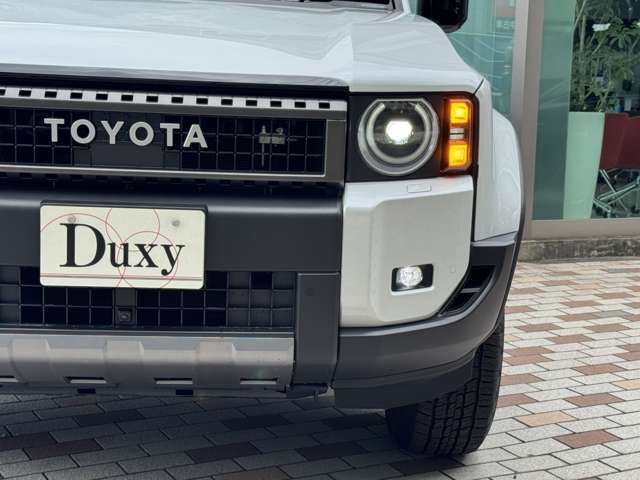 フロントはその車の「顔」として個性やブランドイメージを強く表現します☆彡グリルやヘッドライトのデザインが融合し、力強さや洗練された美しさを演出しており、印象的なフロントは走りの存在感を引き立てます☆彡