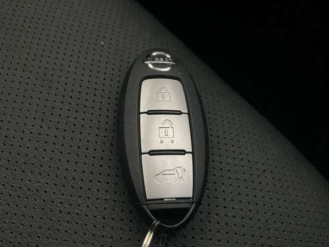 スマートキー・プッシュスタート搭載！ ワンタッチでエンジン始動が可能です♪