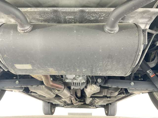 気になる足廻り＆下廻り・・・ご覧の通り状態良好◎沿岸部や降雪地にお住まいのお客様もご安心ください。