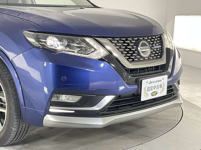 ヘッドランプはもちろん【LED】です☆薄暮れや雨天時も感知する【インテリジェントオートライト】に【ハイビームアシスト】も装備！！