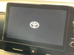 【10.5インチナビ】高級感とインパクトのある大画面ナビを装備。各種オーディオ操作はもちろん、スマホ連携もできる利便性の高いナビです♪