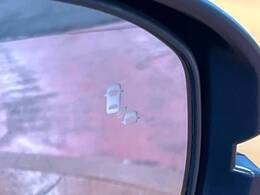 【パワーバックドア】スマートキーや運転席のボタンを押すだけでリアゲートが自動で開閉します！荷物を持っている時や、高い位置にあるバックドアを閉める際に便利な機能です♪