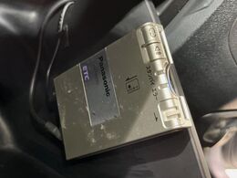 【ETC】高速道路の料金所をストレスなく通過！話題のスポットやサービスエリアに多い「スマートIC」利用時は必須のアイテムです。当店でセットアップを実施、ご納車当日からすぐにご利用いただけます！