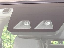 【スマートアシスト】走行中に前方の車両等を認識し、衝突しそうな時は警報とブレーキで衝突回避と被害軽減をアシスト。より安全にドライブをお楽しみいただけます。