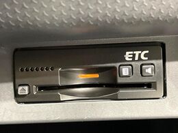 【ETC】高速道路の料金所をストレスなく通過！話題のスポットやサービスエリアに多い「スマートIC」利用時は必須のアイテムです。当店でセットアップを実施、ご納車当日からすぐにご利用いただけます！