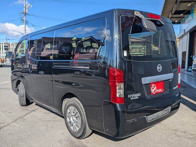 店舗敷地内に駐車スペースもございます。お車でのご来場をお考えの方はご安心ください♪