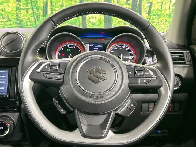 【ステアリングスイッチ】運転中、前方から目線をそらすことなく、オーディオ等の操作が可能な便利機能！安心＆快適なドライブを演出してくれます♪