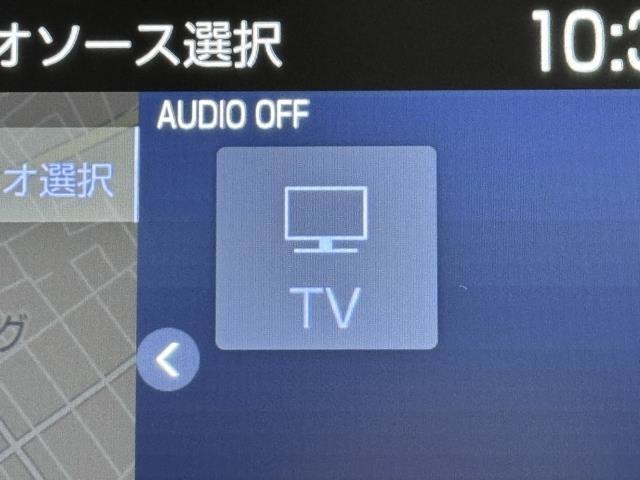 TVが見れるチューナーを装備しています。　新しい車でも付いていないことで、TVが見れない事も多々あるので要チェックです。