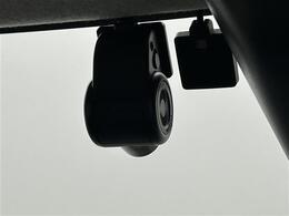 【バックミラー】大きくて見やすいので、後方を見るときも安心です！