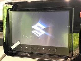 【メーカー純正ナビ】インテリアに溶け込むスタイリッシュな「専用設計」メーカーナビを装備♪視認性や操作性など基本性能にも優れ、より上質なカーライフをお楽しみいただけます。