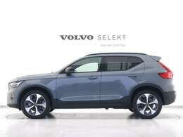 北欧流のラグジュアリーを体現し、スタイリングを引き締めるDarkエクステリアを纏った特別仕様車です。