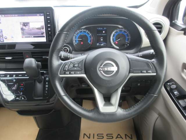 清潔で広々した座席です！是非、現車を見て体感してみてください。