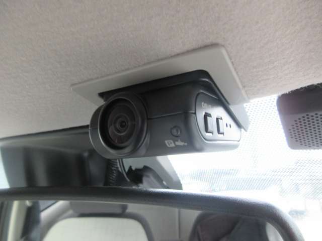 前後ドライブレコーダーも装着済みですので安心ですね