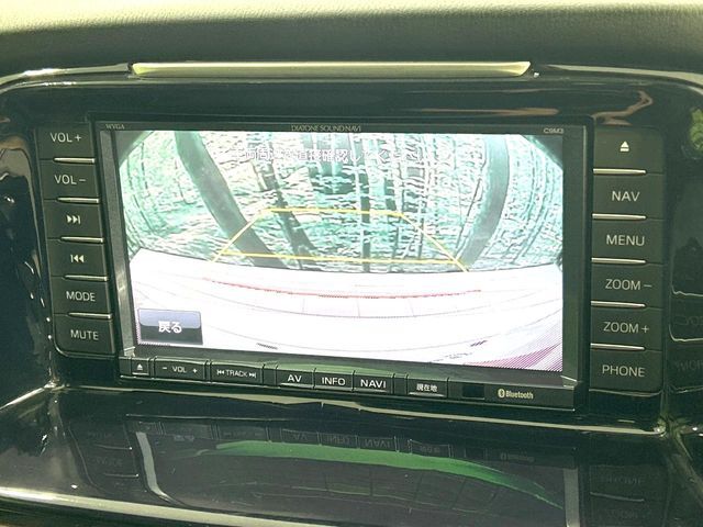【バックカメラ】駐車時に後方がリアルタイム映像で確認できます。大型商業施設や立体駐車場での駐車時や、夜間のバック時に大活躍！運転スキルに関わらず、今や必須となった装備のひとつです！
