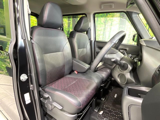 運転席シート廻りは使用感も少なく、良好な状態となっています。丁寧に使われていたことがよくわかりますね。