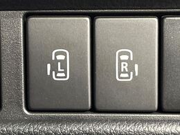 【両側パワースライドドア】スマートキーや運転席のスイッチで後席両側スライドドアの開閉が可能♪電動だから力を入れてドアを開ける必要が無く、小さなお子様でも簡単に開け閉めでき快適です♪