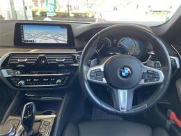 【ハンドル】『ハンドル/ステアリング』の画像になります。写真の内容に関してご不明点、ご質問等がございましたらお気軽にガリバー店舗までお問い合わせください。