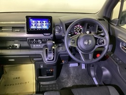 機能的なコックピット。快適な運転を楽しめますよ♪