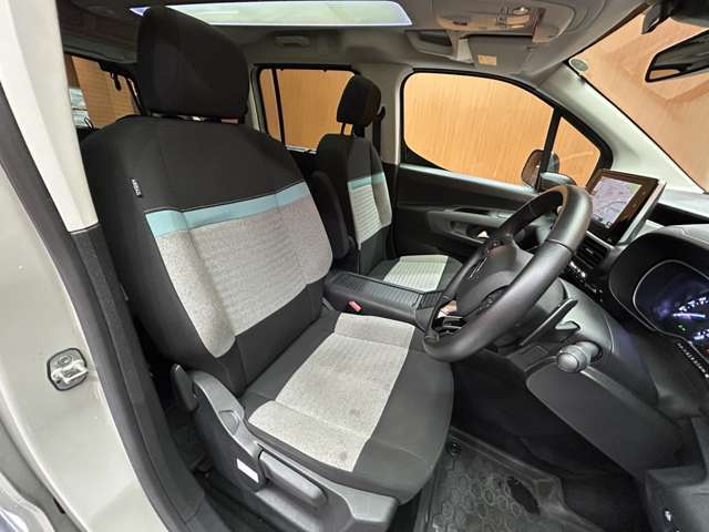 安心してカーライフを始めていただくことが出来るよう、納車前にディーラー整備工場もしくは熟練メカニックが在籍する輸入車専門の整備工場にて点検を行い、必要な整備を実施いたします。